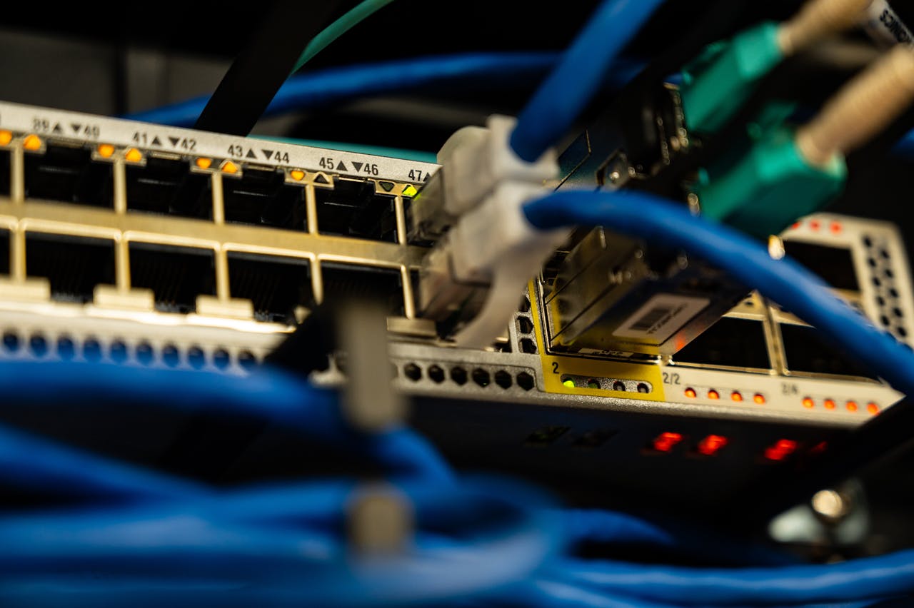Read more about the article Virtual and Cloud Services: Unlocking New Potential in the Digital Age