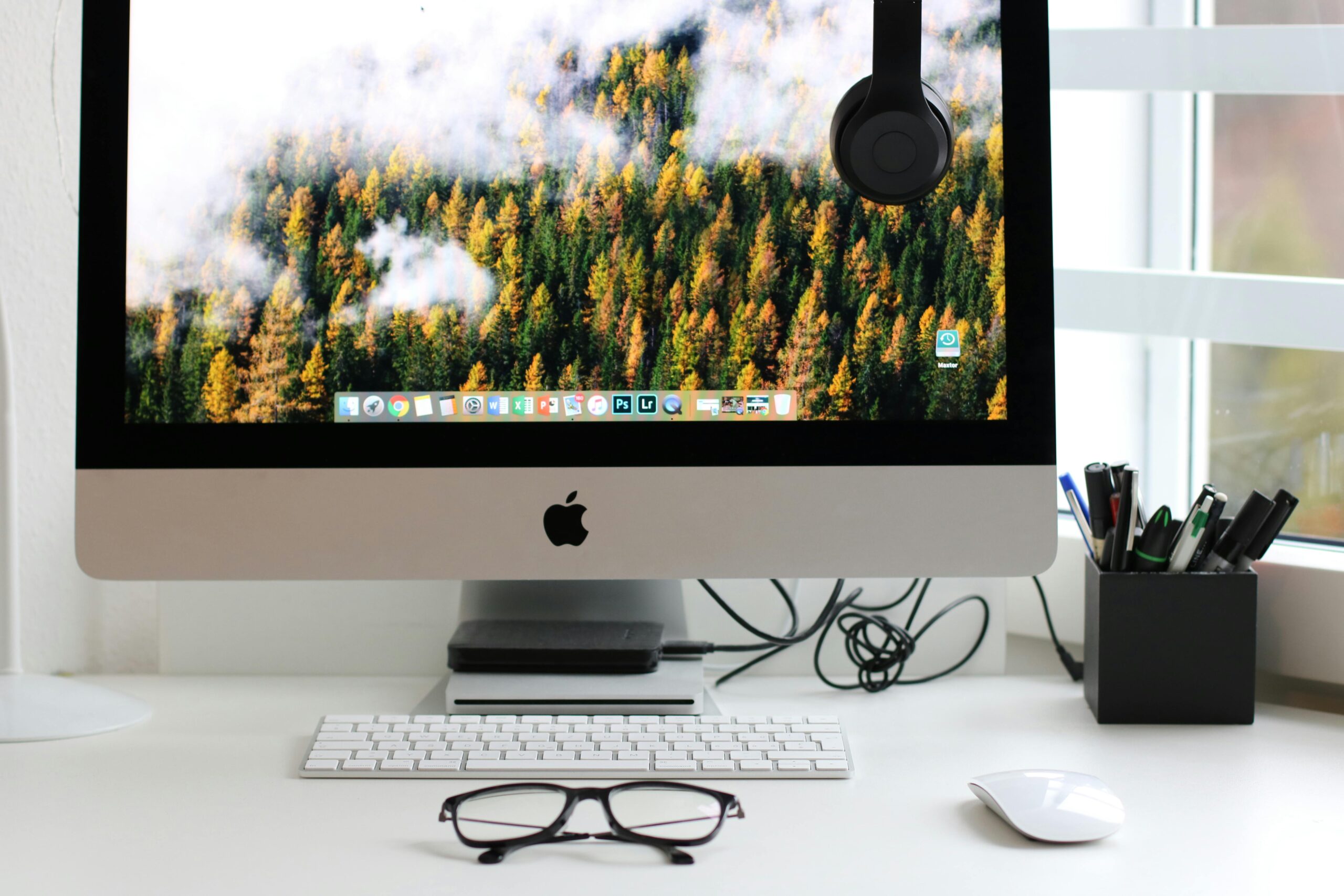 Read more about the article 10 Awesome Ways to Customize Your Desktop Layout